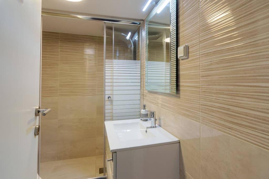 Ferienwohnung Brand New Decorated Flat For 4 Ppl In Pagrati Athen Exterior foto